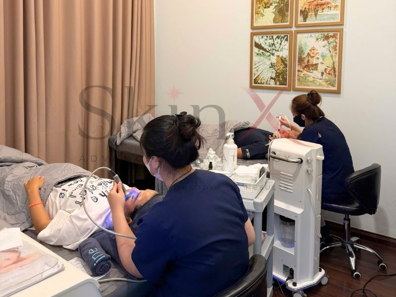 Sau lấy nhân mụn bạn nên ngừng sử dụng các sản phẩm treatment thời gian ngắn